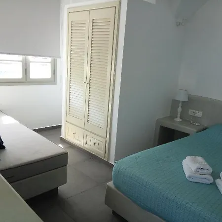 B Apartment Fira (Santorini)